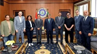 إدارة-القومي-للمسرح-المصري-تناقش-سبل-دعم-المهرجان-مع-محافظ