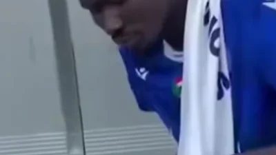 موقف-إنساني-مؤثر-من-لاعب-الهلال-تجاه-عامل-نظافة-يلفت