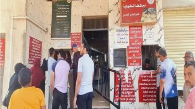 محافظ-الدقهلية-يراقب-انتظام-العمل-بمخبز-المحافظة-الكبير-لإنتاج-الخبز