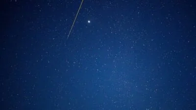 مسبار-ياباني-يطير-فوق-كويكب-لاختبار-تقنية-تحمي-الأرض-من