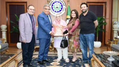 محافظ-الدقهلية-يحتفي-بإنجاز-آمال-إسماعيل-بعد-نيلها-الدكتوراه-في