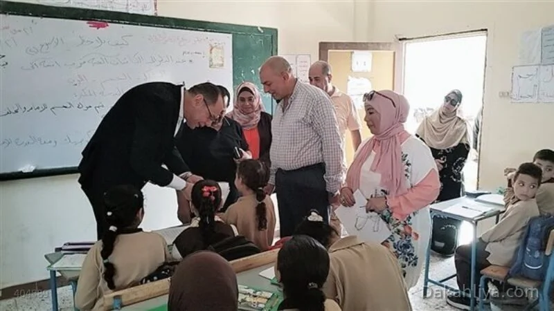 بتوجيهات الدكتور محمد عبداللطيف.. وليد ماهر يواصل جولات المتابعة في مدارس الدقهلية لرصد الكثافات ونقص المعلمين