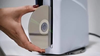 Sony تستطلع آراء مطوري الألعاب بشأن قرارها المثير للجدل حول الأقراص